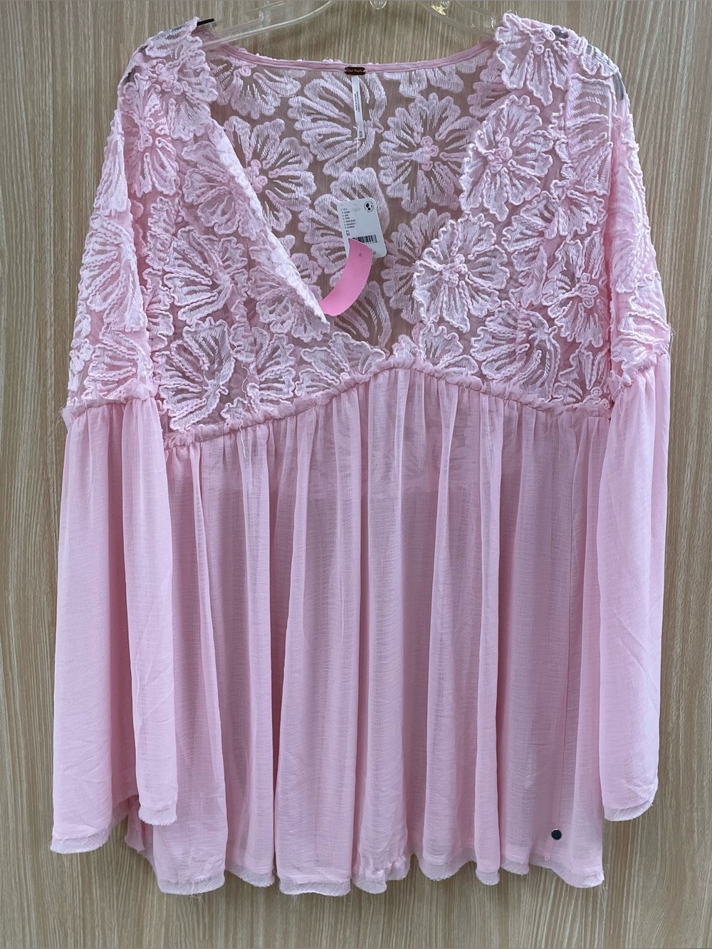 Free people pink lace top size medium NEW
